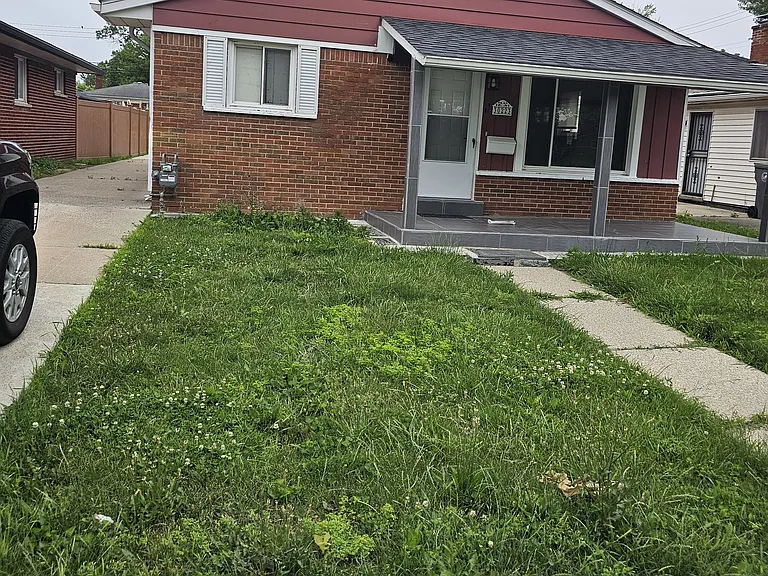 30223 Hazelwood St — Photo 10