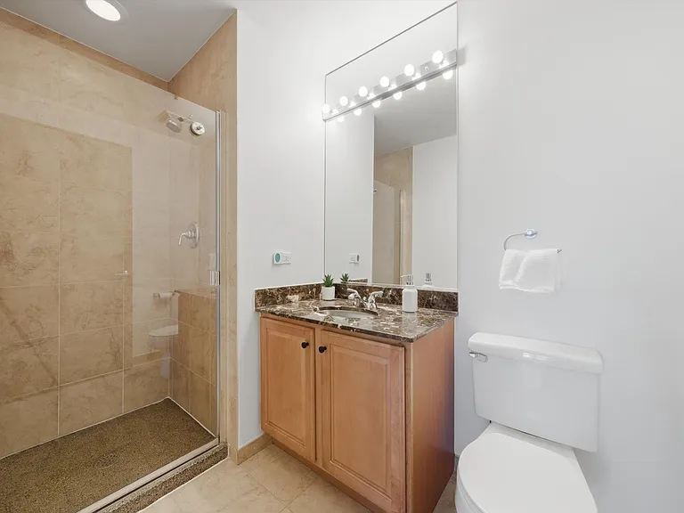 125 E 13th St #1401 — Photo 2