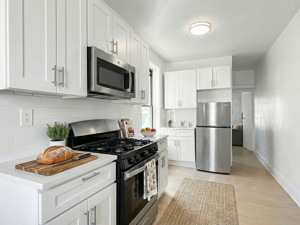 1st image of 169 E 105th St #10
