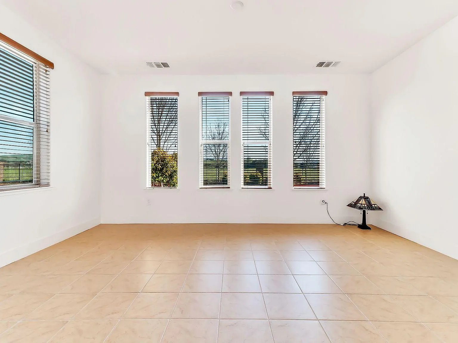 3 bed, 3100 sqft, $6,000 — Photo 4