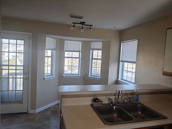 2nd image of 221 Lantana Ln #B