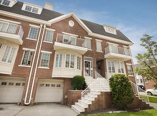 324 Soundview Ln #B, College Point, NY 11356