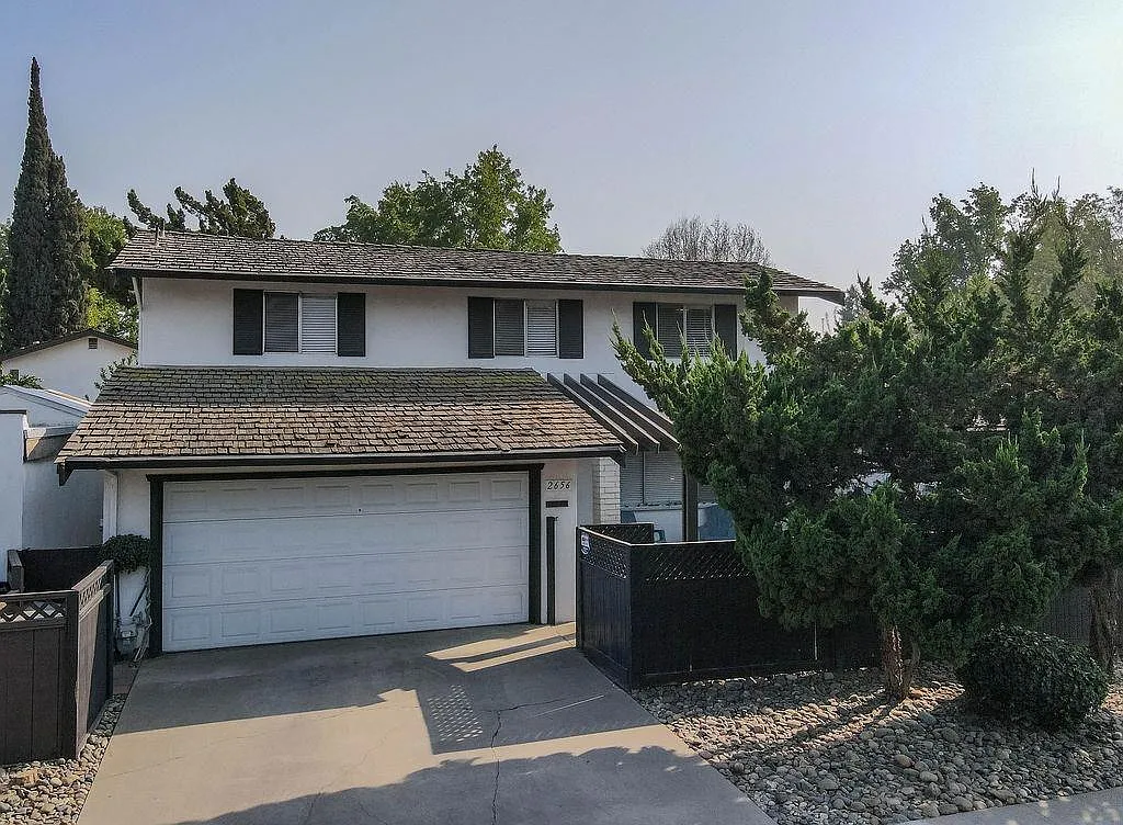 2656 El Greco Dr photo 1