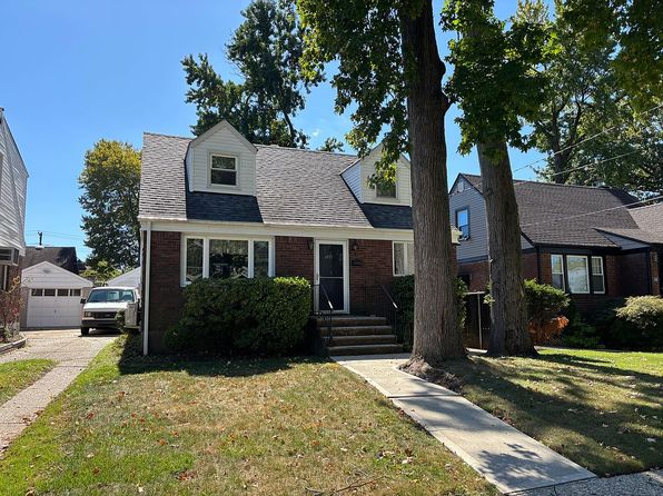 126 Goodwin Ave