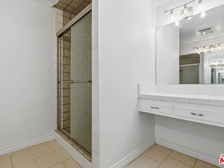 4613 Reforma Rd — Photo 32