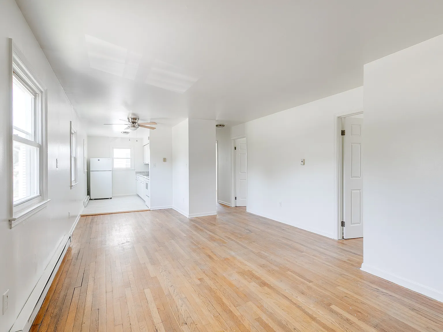 3 bed, 1000 sqft, $1,425 — Photo 3