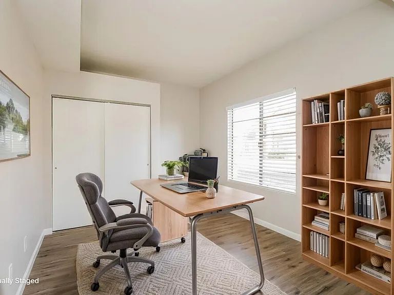 1338 N Brittany Ln — Photo 14