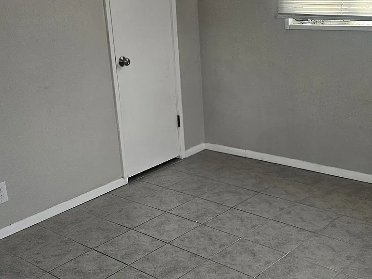 2901 Carol St NE — Photo 17