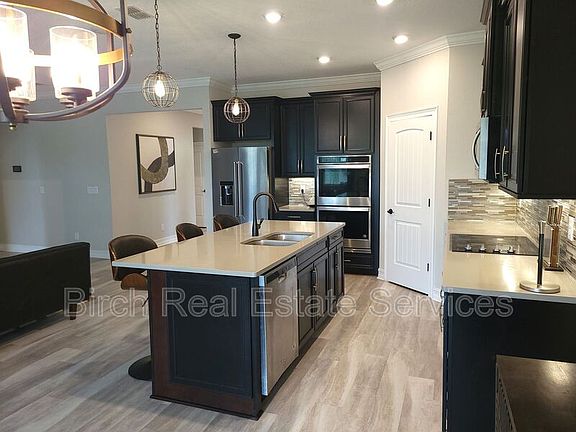 3rd image of 10838 Whitland Grove Dr