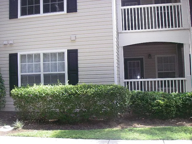 2 bed, 1.0 bath, 867 sqft, $1,495 — Photo 2