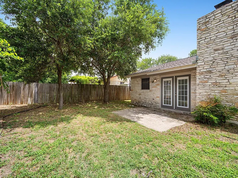 12902 Lamplight Village Ave — Photo 34