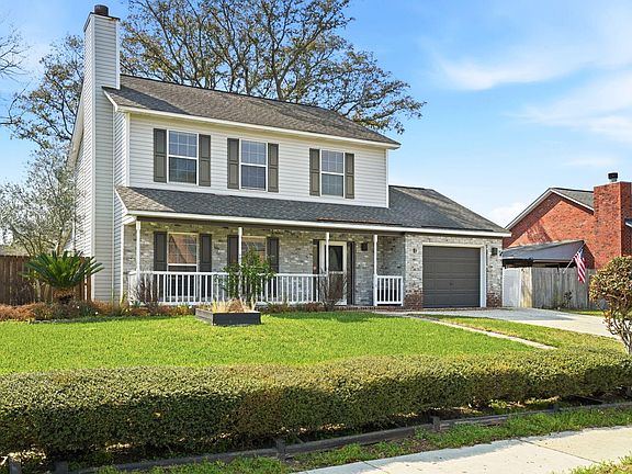 3rd image of 118 Elaine St