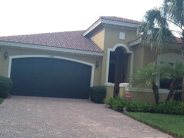 1st image of 6923 Fabiano Cir