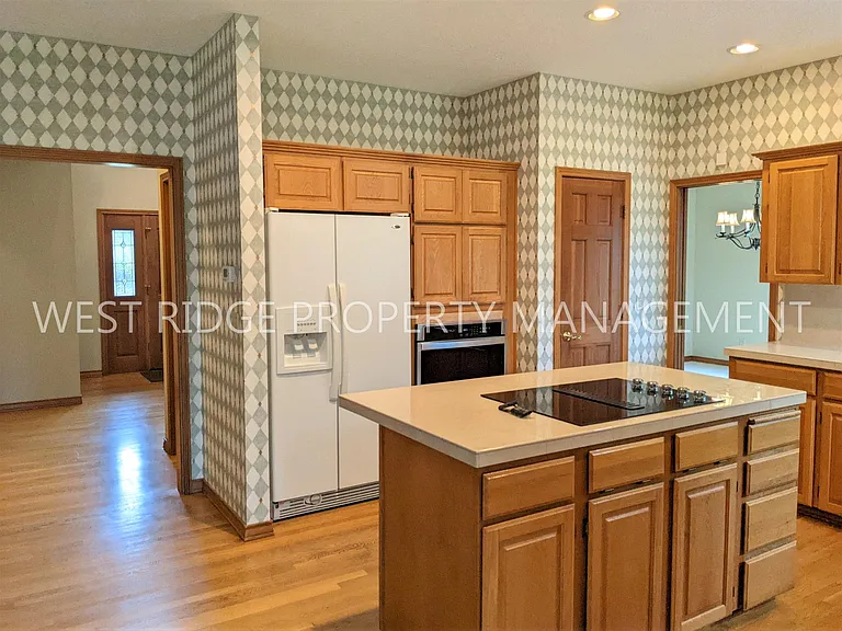 19772 Bellevue Way — Photo 9