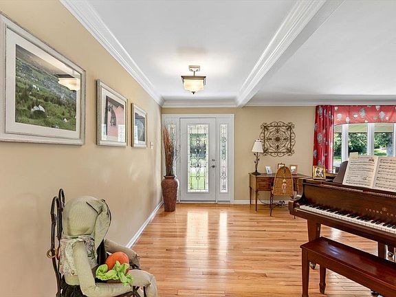 3rd image of 44 Meadowbrook Country Club Est