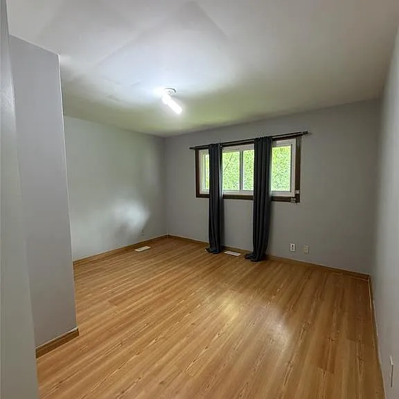 471 Randolph Ave — Photo 7