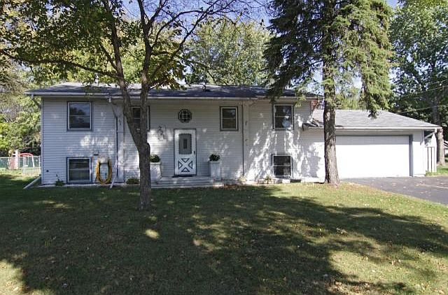 1st image of 221 Elm Dr