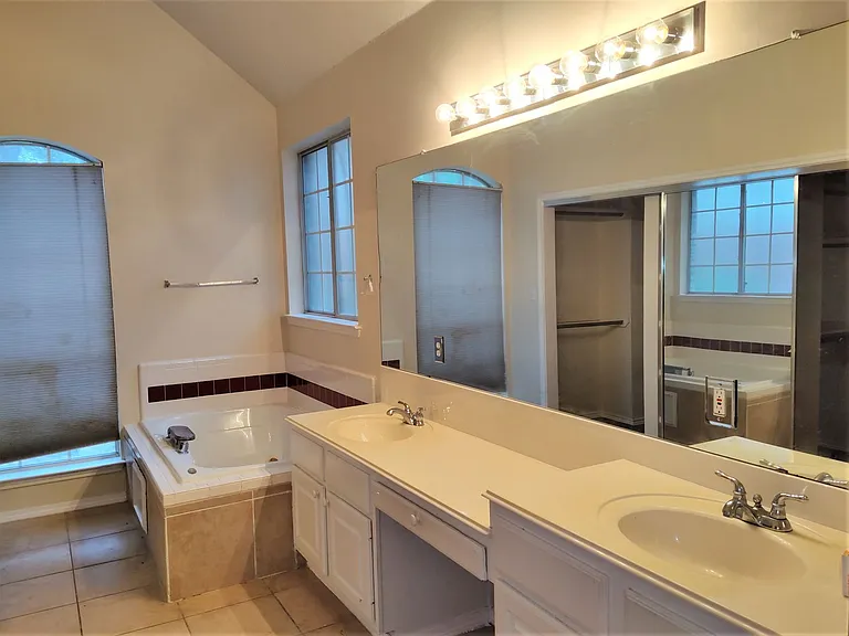 13312 Chasewood Cv — Photo 12