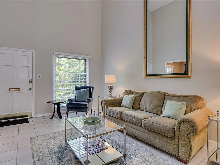 314 Laurens St SW #B — Photo 4
