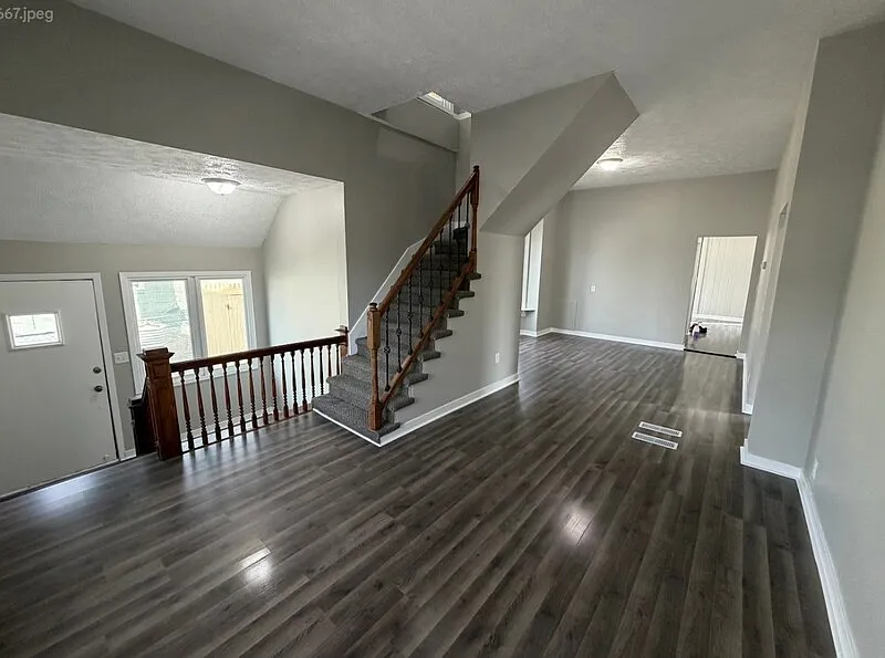 4 bed, 2.0 bath, $1,599 — Photo 3