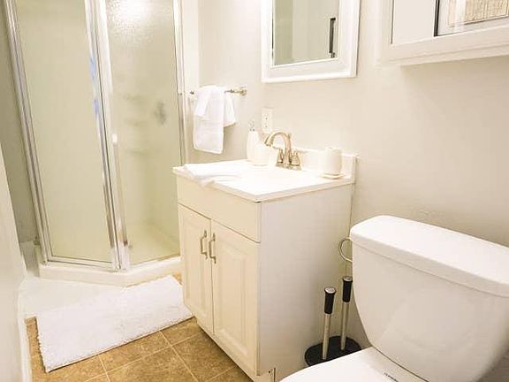 2nd image of 1660 Gaylord St APT 1