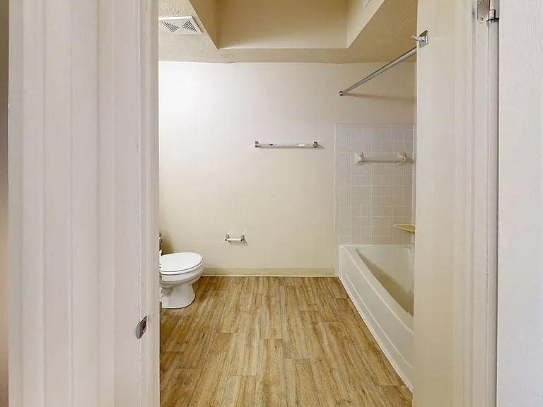 North Pointe Apartments — Photo 55