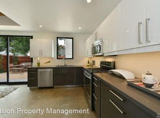732 34th St #B, Oakland, CA 94609