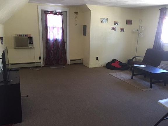 3rd image of 226 Arlington St APT 3