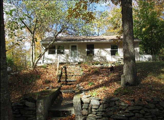 1st image of 105 Woody Ln