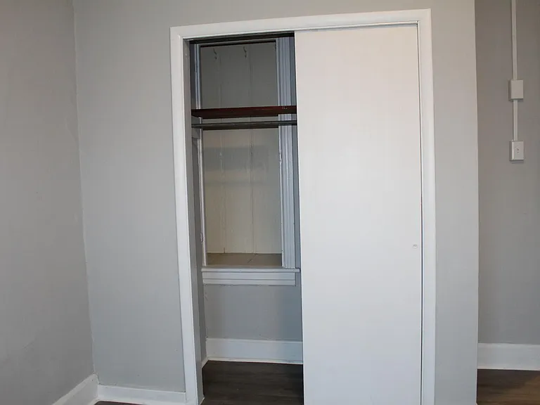38 E High St — Photo 25