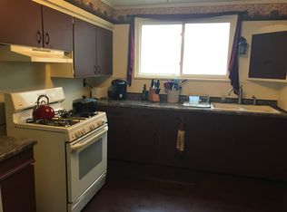 1374 E Chestnut St, Canton, IL 61520