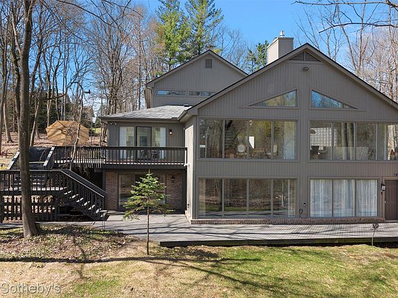 2nd image of 4650 Lahser Rd