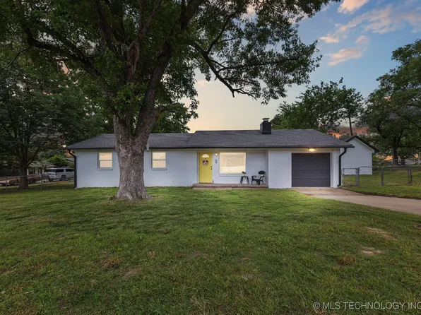 13 W 32nd Pl, Sand Springs, OK 74063