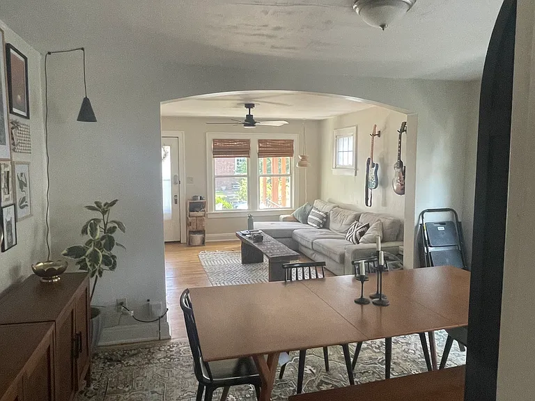 142 W California Ave — Photo 3