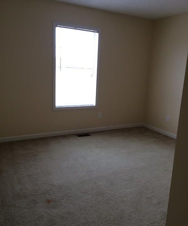 2nd image of 35 Katz Ln
