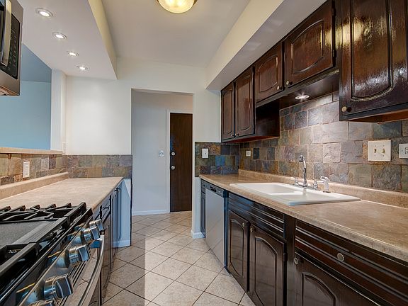 4th image of 2210 Country Club Dr APT 26