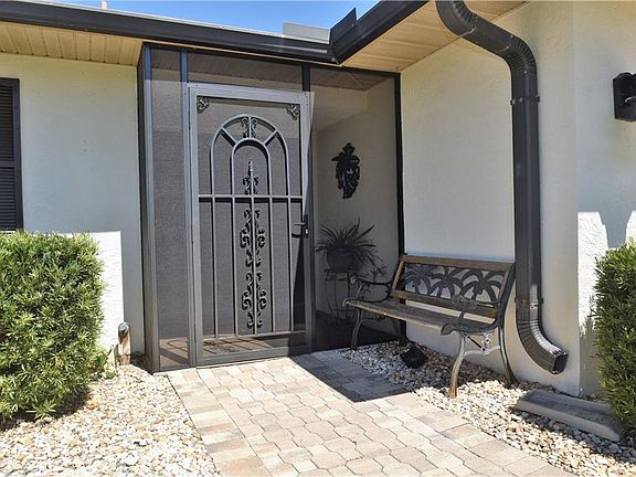 3rd image of 1837 Flametree Ln