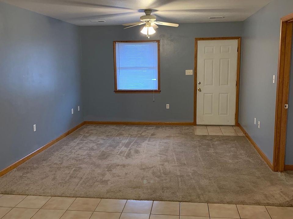 1st image of 637 E Jefferson St #637