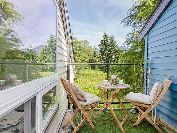 4th image of 623 Farnham Rd