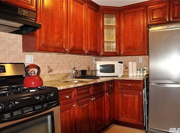 5th image of 16210 71st Ave APT 3B