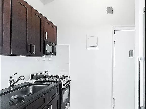 4th image of 338 E 55th St APT 1A