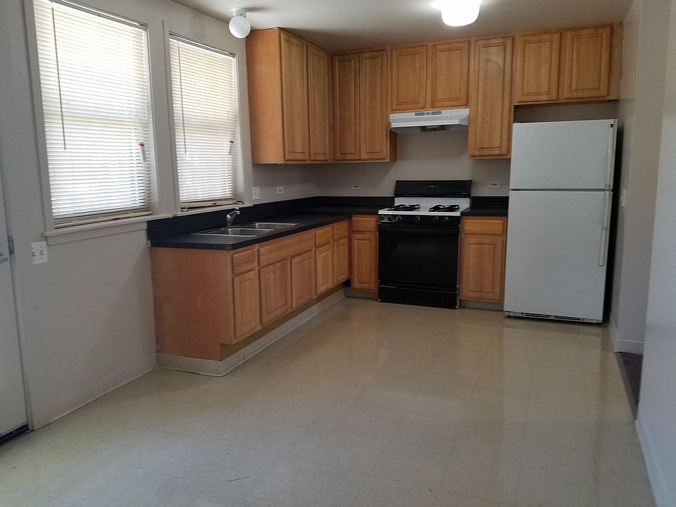 2nd image of 4351 S Champlain Ave APT 3B