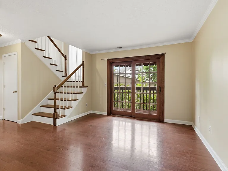 515 Chesterfield Ave #F — Photo 6