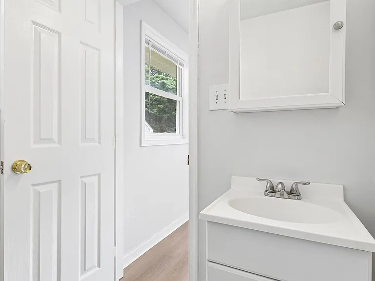 11 Woodhaven Rd — Photo 23