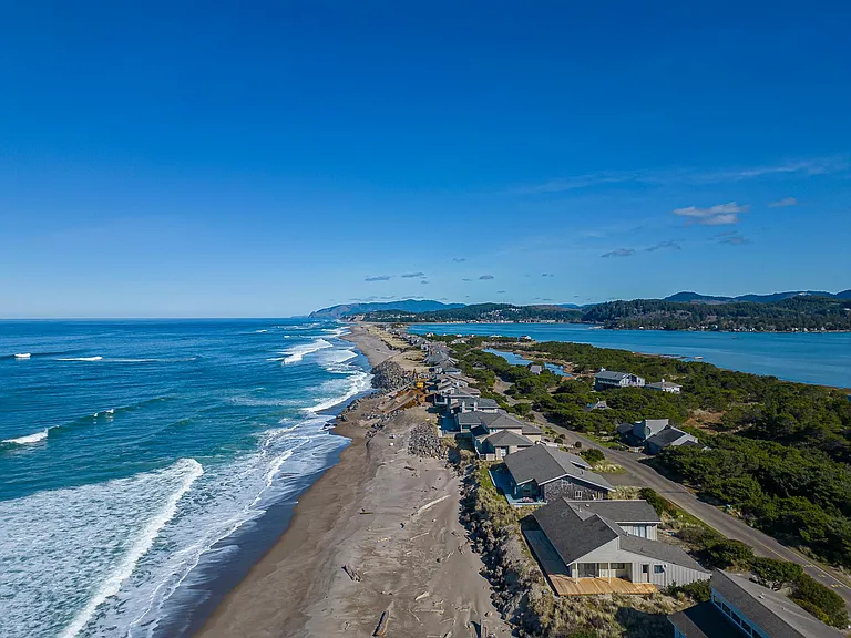 289 Salishan Dr — Photo 43