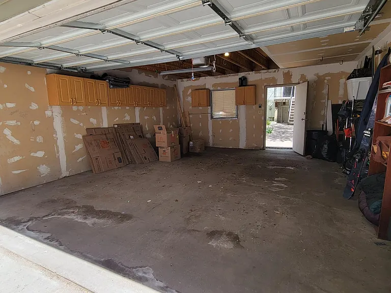2215 Glenarm Pl — Photo 35