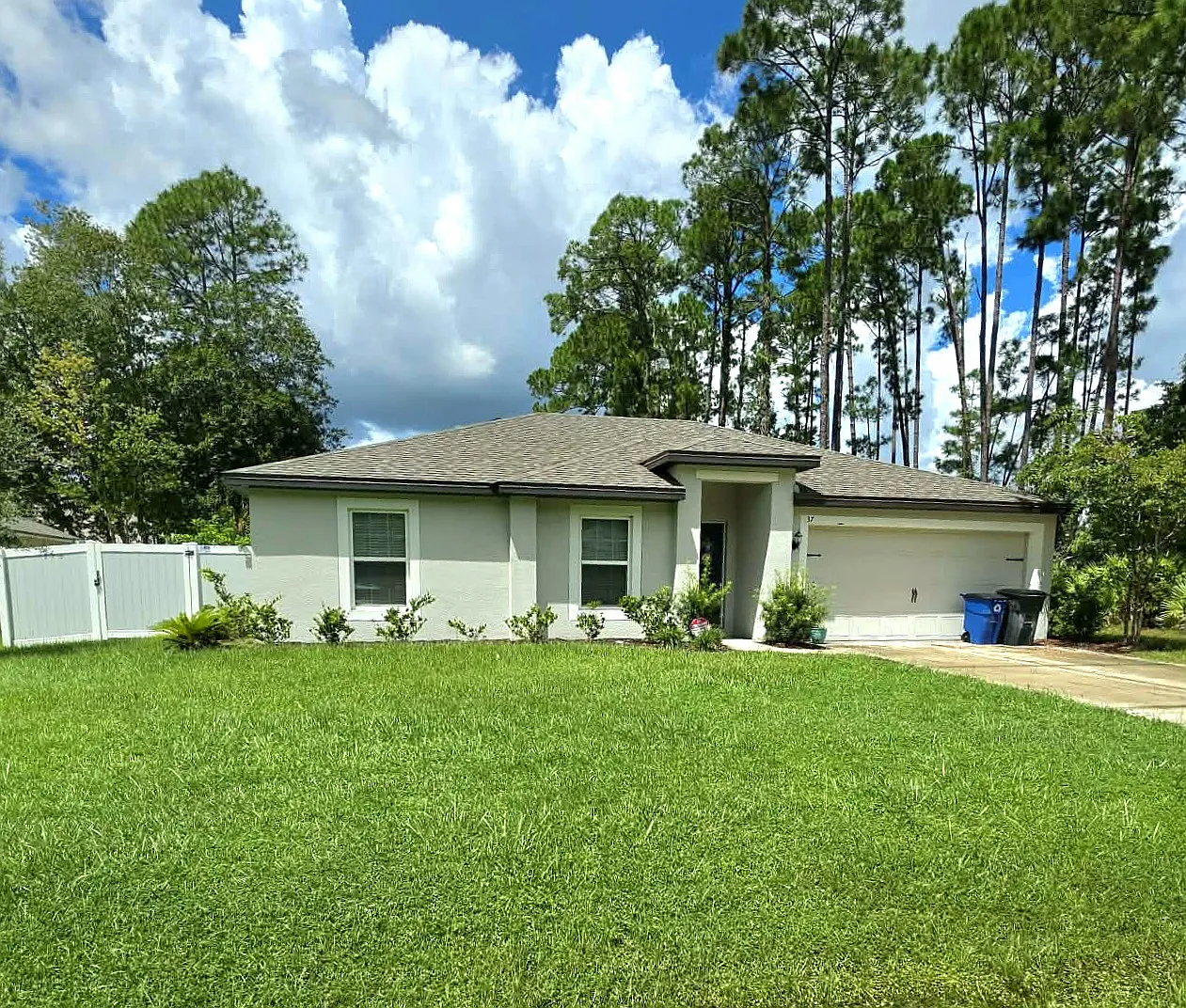 3 bed, 1270 sqft, $2,000 — Photo 1