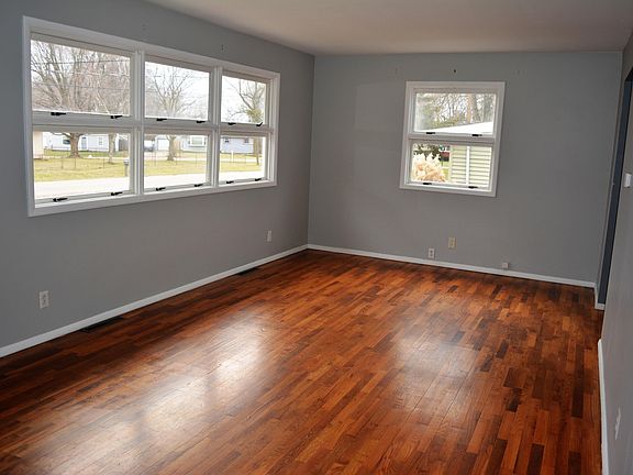3rd image of 111 Lee Ave