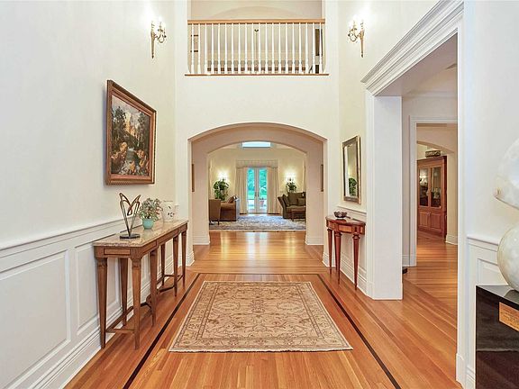 4th image of 158 Hegemans Ln
