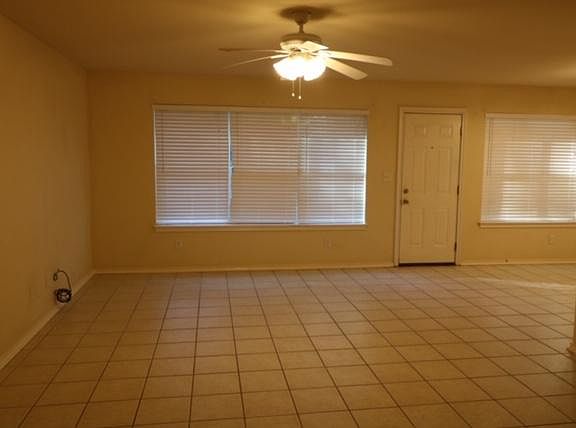 3rd image of 143 Cedar Ln